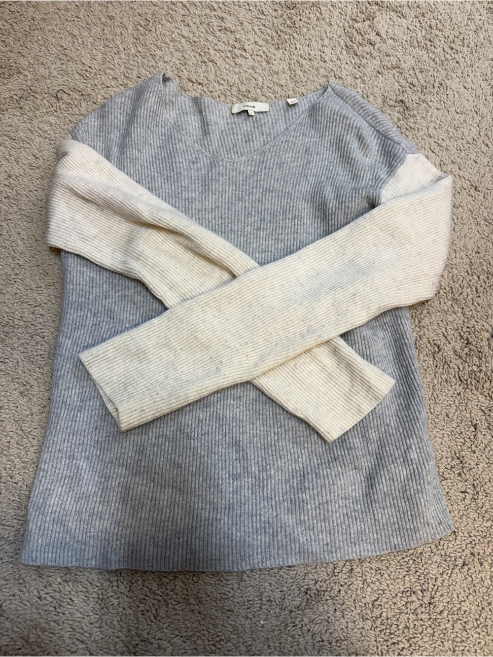 Vince Two-Tone Ribbed Knit Sweater - Gray & Cream